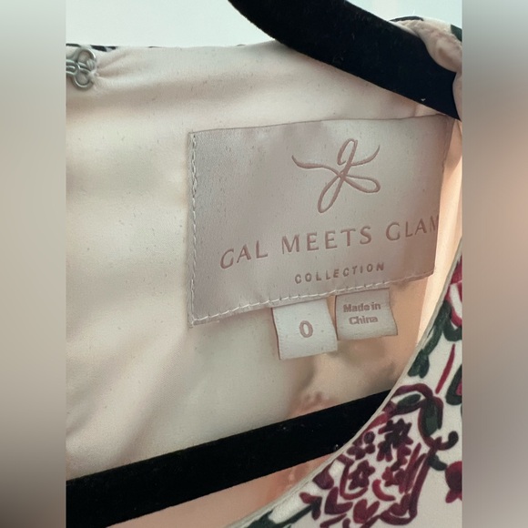 Gal Meets Glam- Chloe Floral Border Print A-Line Dress - Picture 4 of 5